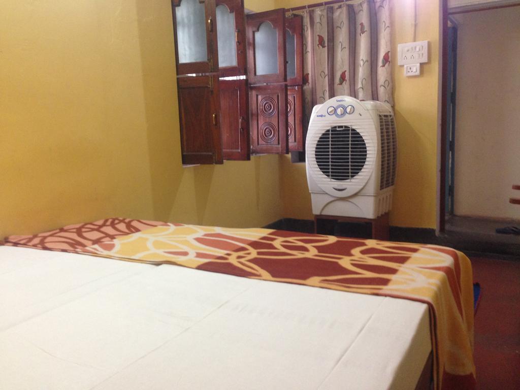 Paradise Inn Guest House Varanasi Habitación foto