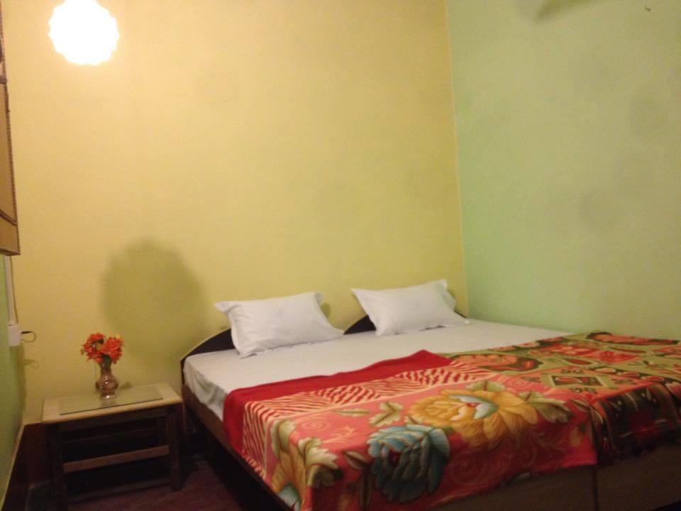Paradise Inn Guest House Varanasi Habitación foto