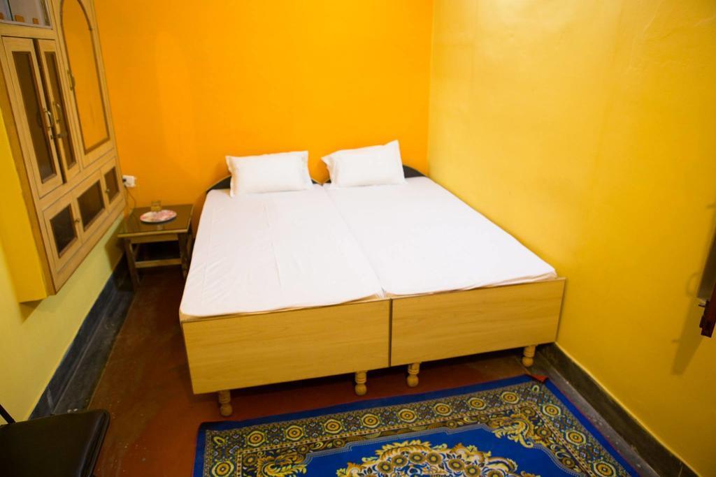 Paradise Inn Guest House Varanasi Habitación foto